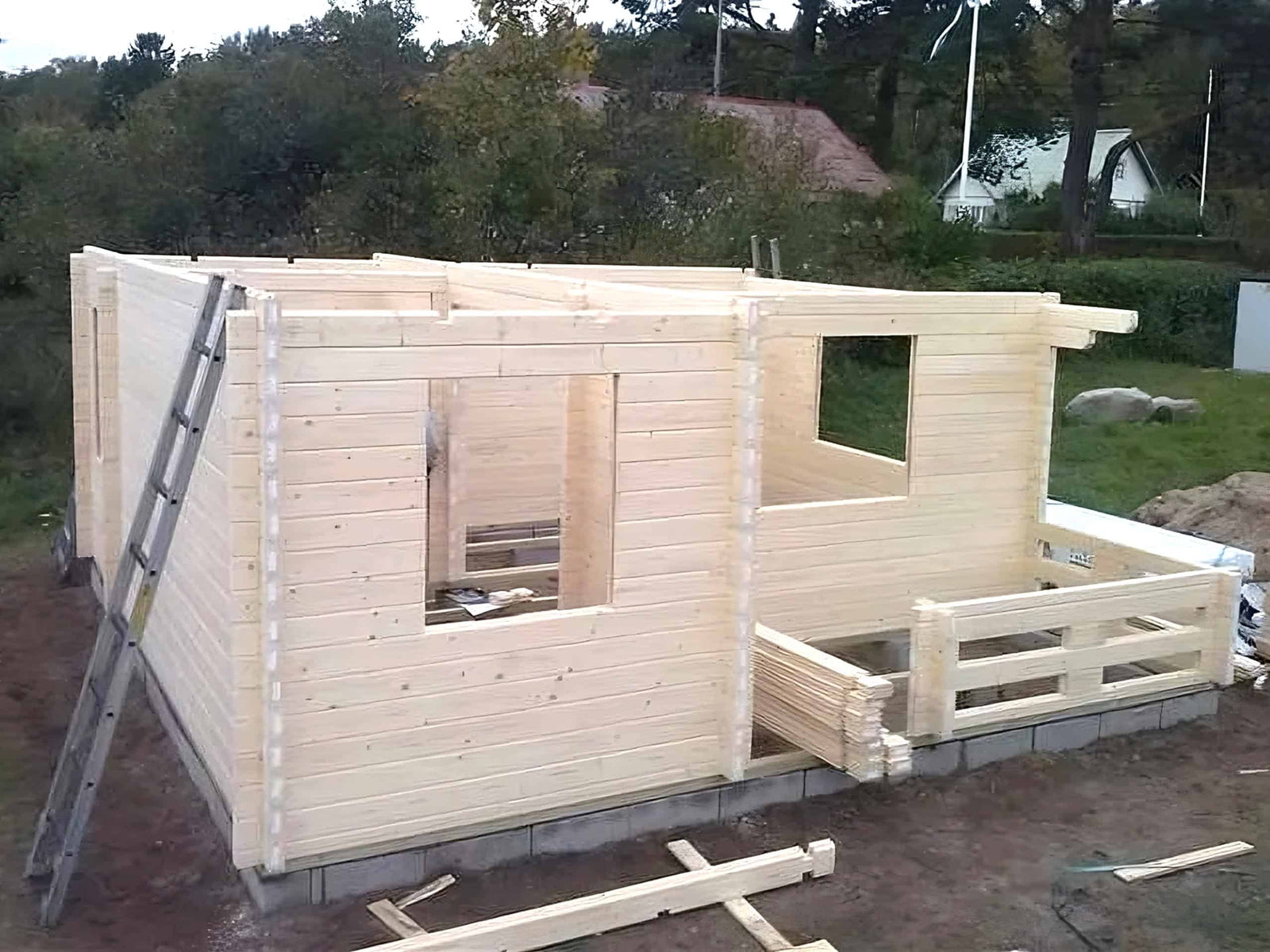 Self assembly of timber garden office (with video)